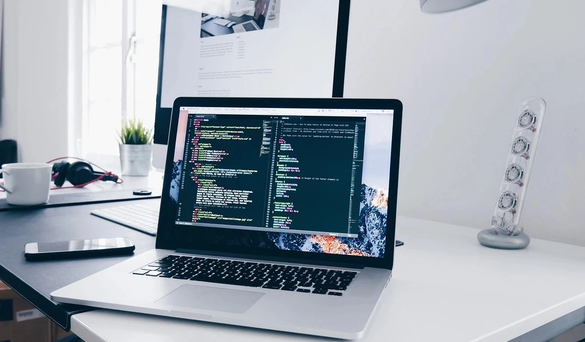 how to setup dual monitors easily